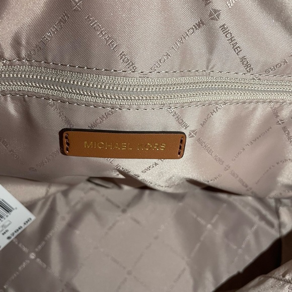 Michael Kohrs brand new purse with tags - Picture 3 of 7